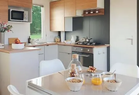 Mobil 40m2, Bonne Anse Siblu 4 Etoiles 캠프장