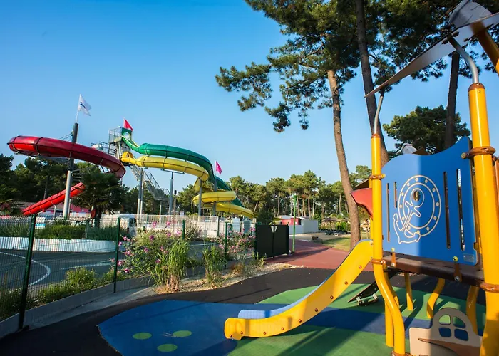 Camping Mobil 40m2, Bonne Anse Siblu 4 étoiles *